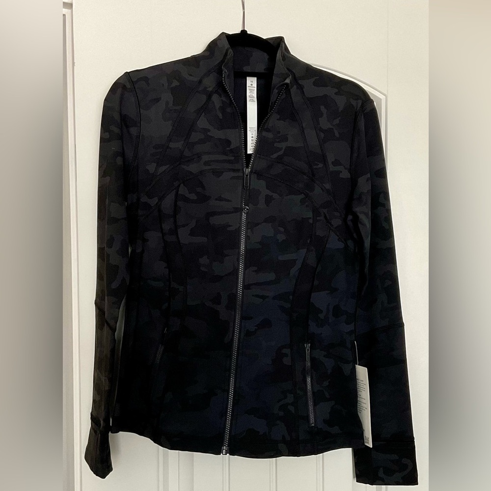NWT - Lululemon Define jacket Luon size 10 black/grey camo
